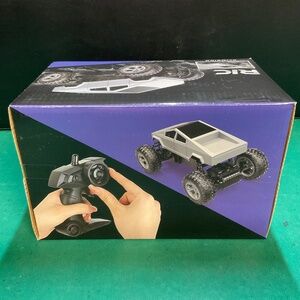 RIC Remote Control Monster Truck - Fast and Climbs - Working Lights